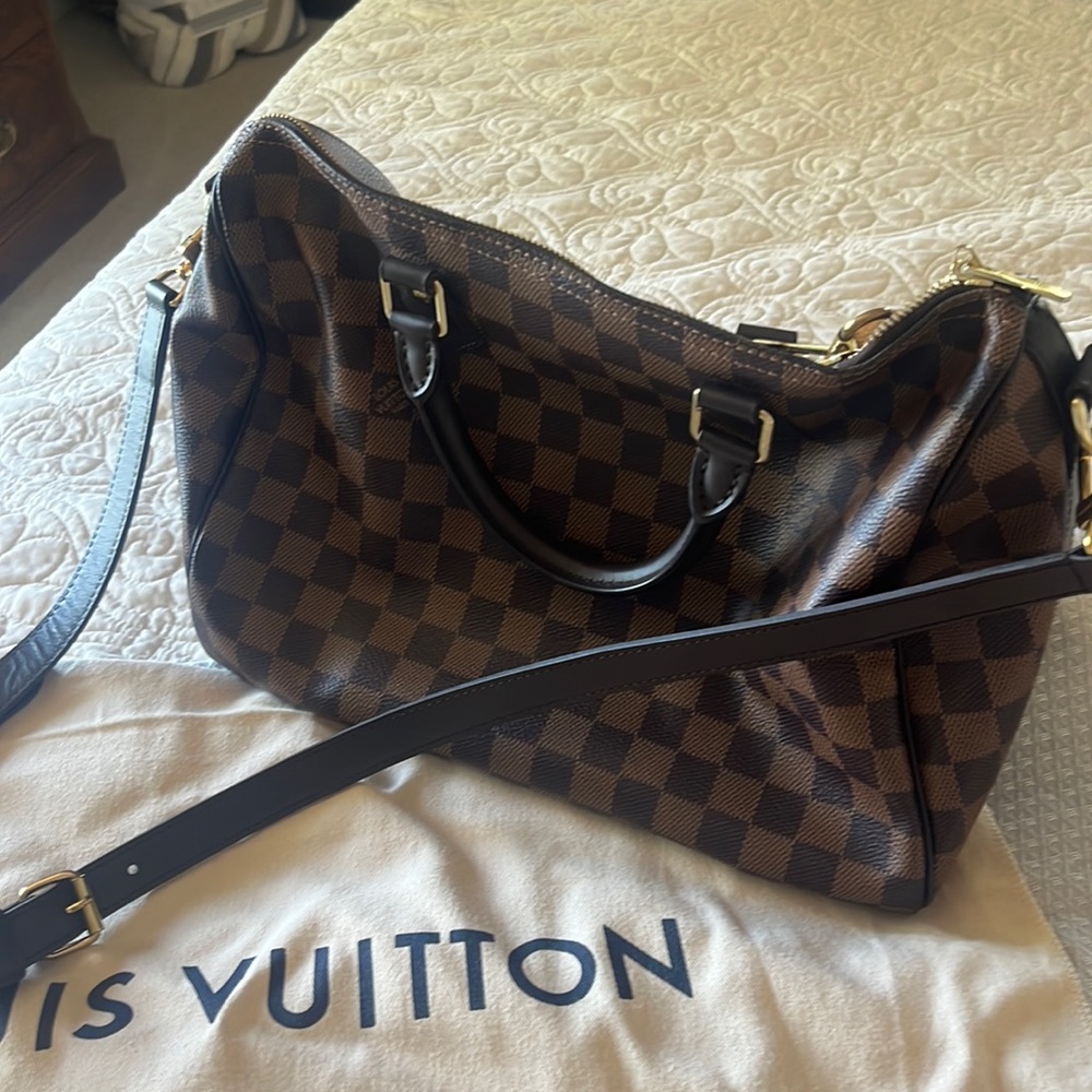 Louis Vuitton Speedy Bandouliere 30. Bought 1/12020